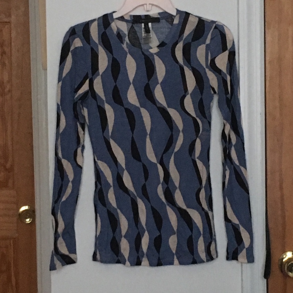 BCBG long sleeved retro print tee